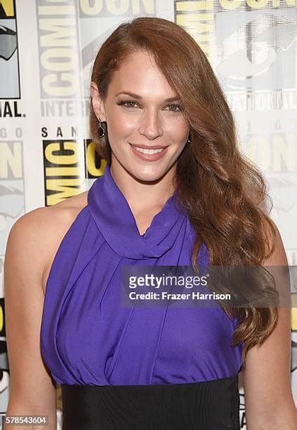 4,475 Amanda Righetti Photos & High Res Pictures